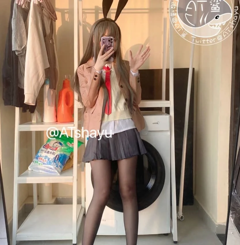 AT鲨小姐姐cos《妹麻衣学姐》:可爱与性感的完美结合!插图2 AT鲨小姐姐cos《妹麻衣学姐》:可爱与性感的完美结合!插图2