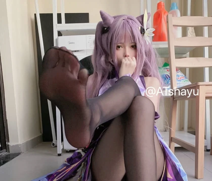 AT鲨小姐姐cos《刻晴》太可爱啦!在自家阳台上的造型让人心动不已!插图2 AT鲨小姐姐cos《刻晴》太可爱啦!在自家阳台上的造型让人心动不已!插图2