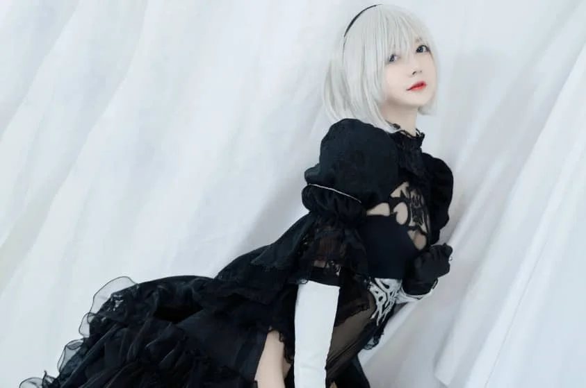 51酱小姐姐cos《2B黑婚纱》，一场黑色婚纱的神秘邂逅！插图3