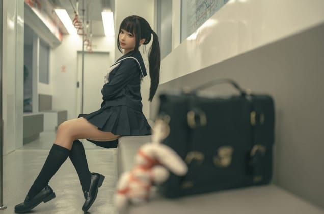 %title插图%num蠢沫沫《地铁任务》作品赏析:穿越城市的瞬间,感受魅力无限! %title插图%num蠢沫沫《地铁任务》作品赏析:穿越城市的瞬间,感受魅力无限!