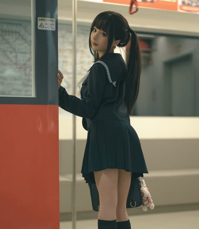 %title插图%num蠢沫沫《地铁任务》作品赏析:穿越城市的瞬间,感受魅力无限! %title插图%num蠢沫沫《地铁任务》作品赏析:穿越城市的瞬间,感受魅力无限!