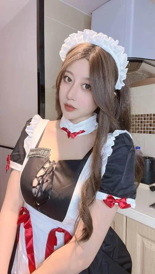 奈汐酱nice《奶鲜女仆》:甜美与诱惑的完美融合插图3 奈汐酱nice《奶鲜女仆》:甜美与诱惑的完美融合插图3