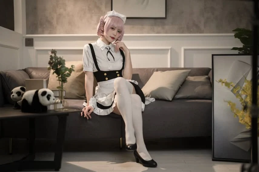 樱岛嗷一《七草荠女仆》:甜美与魅惑的完美融合插图2 樱岛嗷一《七草荠女仆》:甜美与魅惑的完美融合插图2