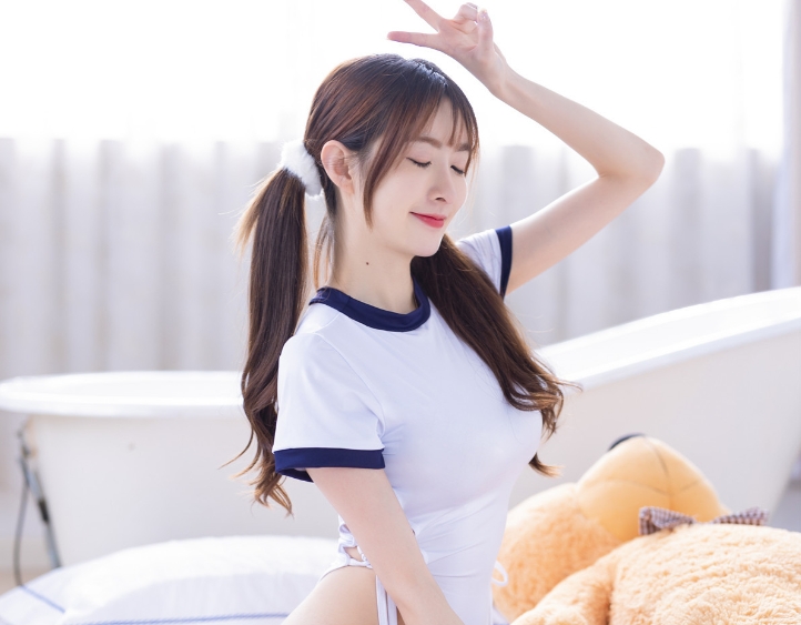 王羽杉吃鸡:从Coser到游戏直播,粉丝互动新体验插图 王羽杉吃鸡:从Coser到游戏直播,粉丝互动新体验插图