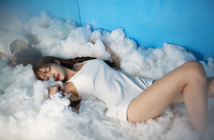 王羽杉吃鸡:从Coser到游戏直播,粉丝互动新体验插图2 王羽杉吃鸡:从Coser到游戏直播,粉丝互动新体验插图2