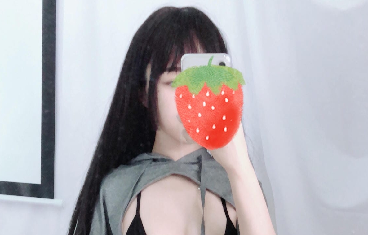 桜井宁宁的草莓少女cosplay：甜美与俏皮的完美碰撞