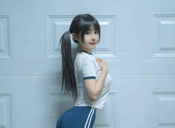 桜井宁宁体操服：青春气息与活力展现