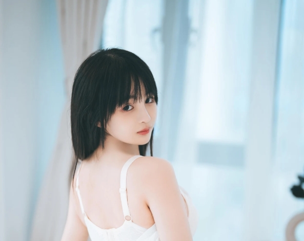 桜井宁宁“人妻”风格:温柔而优雅的居家氛围插图3 桜井宁宁“人妻”风格:温柔而优雅的居家氛围插图3