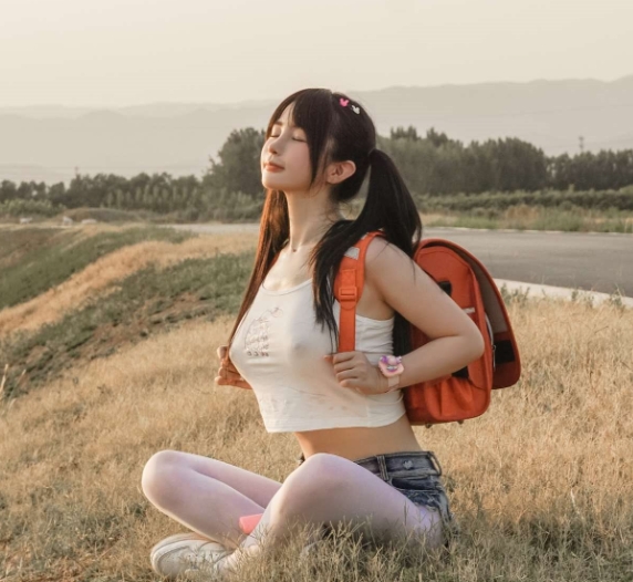 桜井宁宁《宁宝的小红包》：夏日校园风的清新演绎