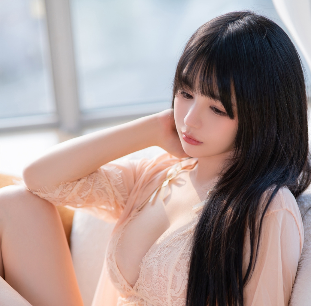 桜井宁宁的”人妻睡衣”魅力：她的柔美与沉静并存插图3