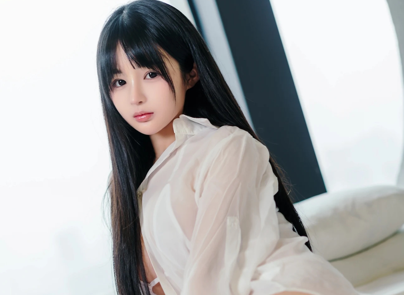 桜井宁宁《男友衬衫》：甜美又带点调皮的魅力