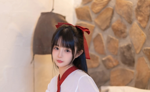 桜井宁宁《巫女》：一场神秘又俏皮的角色扮演