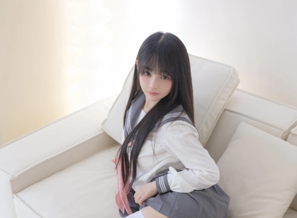 桜井宁宁的《白丝JK》Cosplay：青春的优雅与叛逆插图4