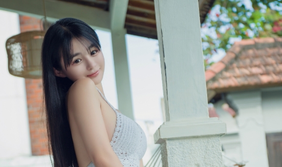 桜井宁宁《白色热裤比基尼》：一场与阳光和微风的邂逅