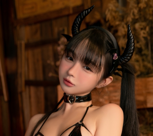 桜井宁宁《皮衣魅魔》——一个性感与魅力并存的Cosplay作品插图3