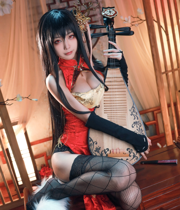 水淼aqua 《大凤旗袍》：大气与性感的完美融合插图4