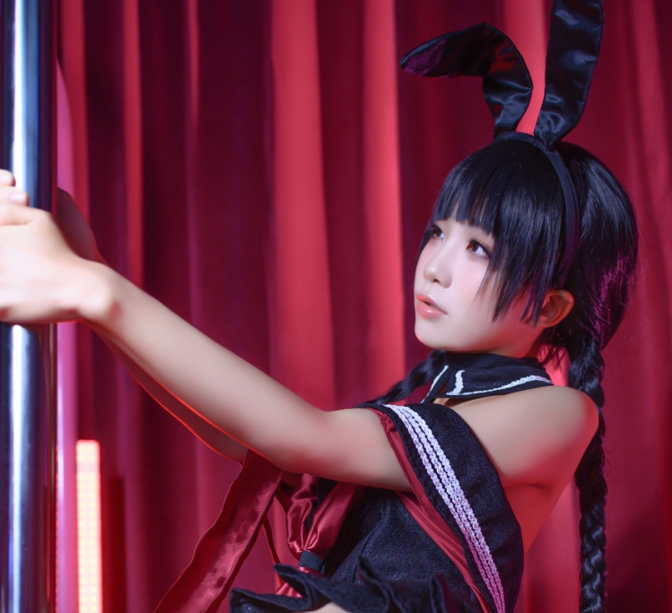水淼aqua的《卯月桃子》Cosplay:甜美与俏皮的完美结合插图4 水淼aqua的《卯月桃子》Cosplay:甜美与俏皮的完美结合插图4