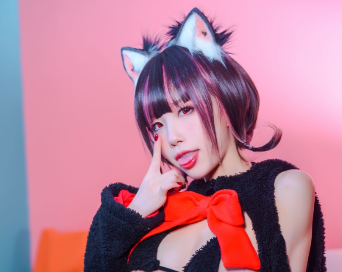 水淼aqua的《礼物喵》：萌趣与性感并存的奇妙融合插图3