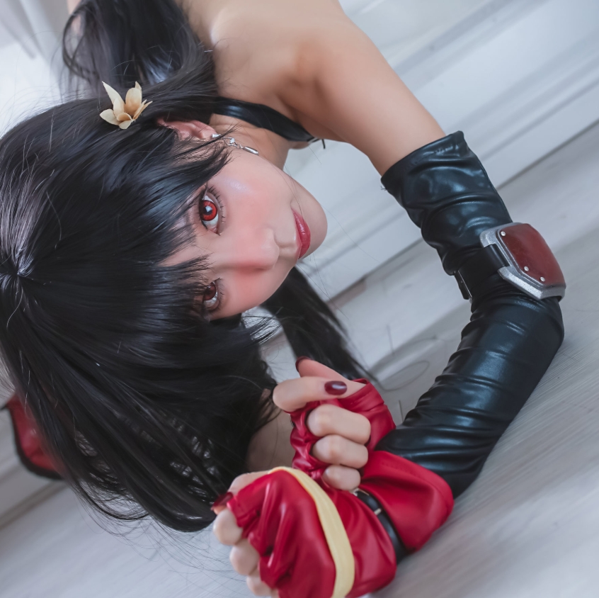 水淼aqua的蒂法泳装Cos：这谁能顶得住？完美还原的性感战士插图3