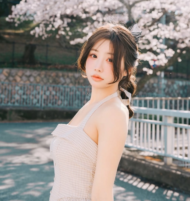 YeonYu写真作品合集下载：甜美模特的多样风格与高质量摄影全收录插图1