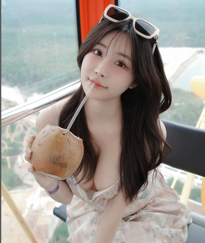 YeonYu写真作品合集下载：甜美模特的多样风格与高质量摄影全收录插图2