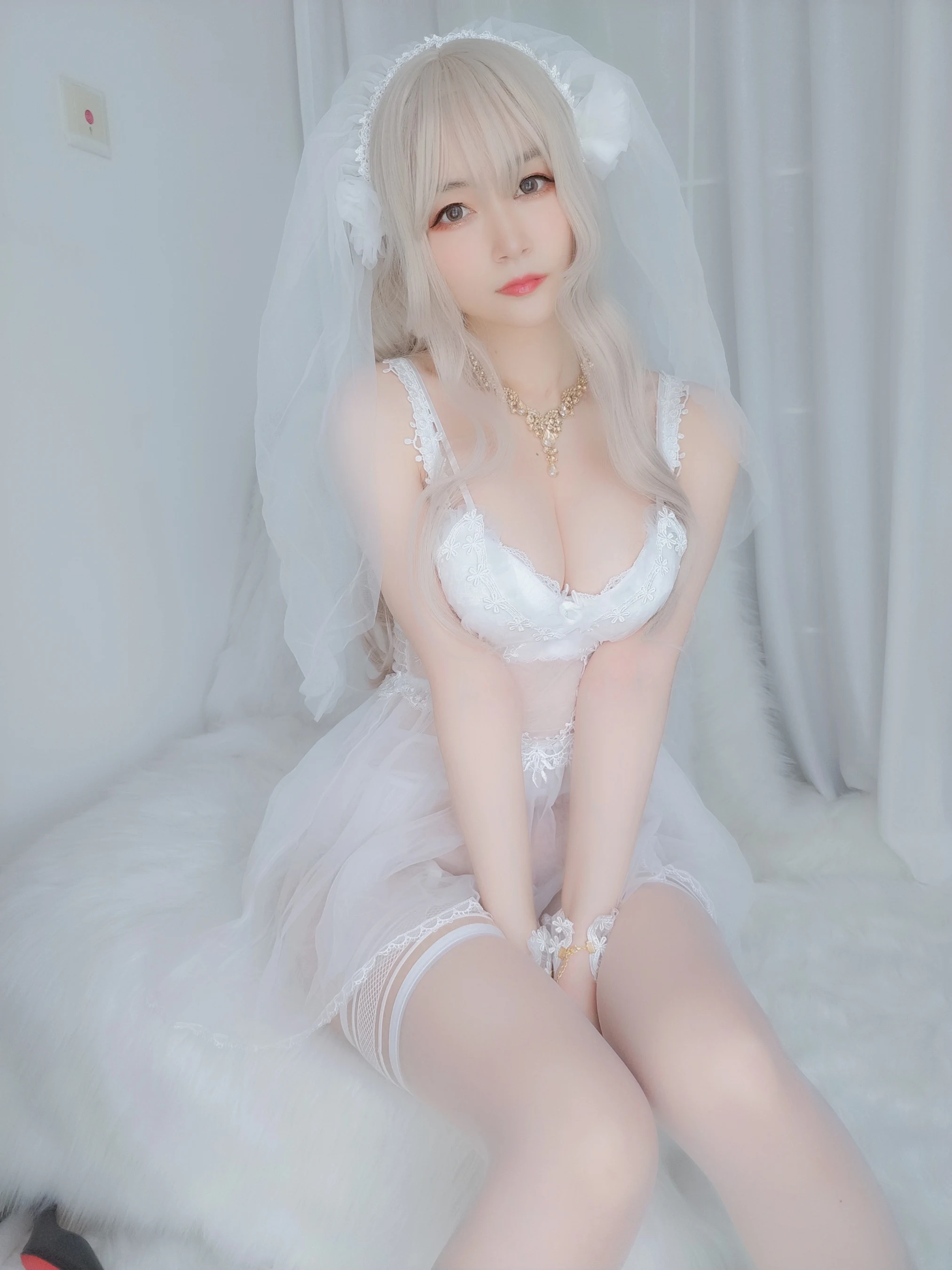 从甜美萝莉到气质御姐，深度解析白银81的百变摄影风格插图1