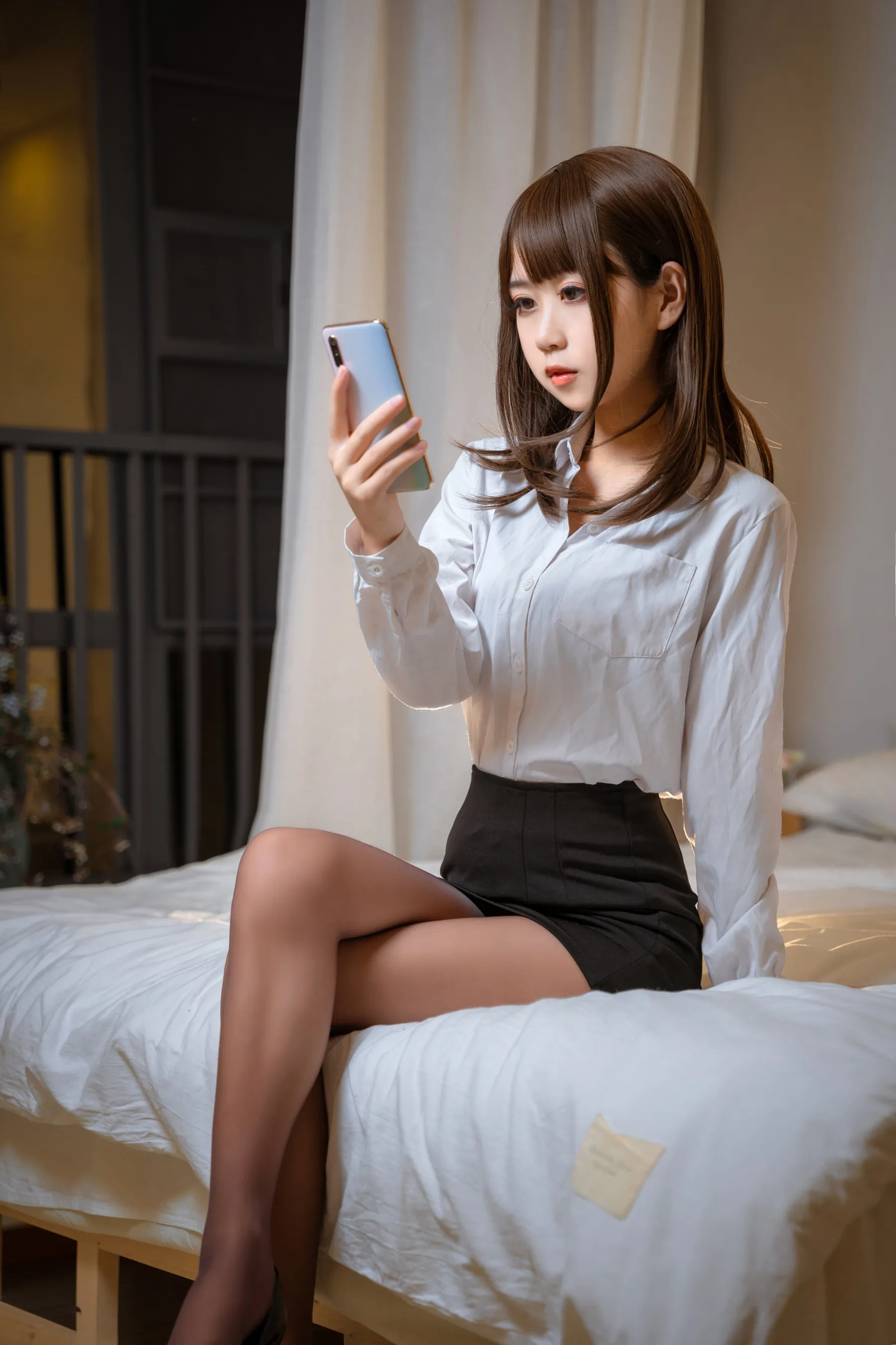 萌芽儿O0个人资料：20 岁 00 后小圆脸 Coser 的纤细美学插图3