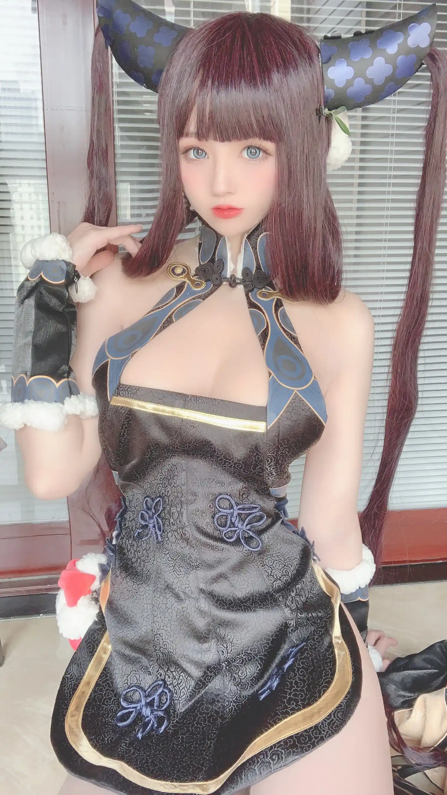 旗袍控必看!深度解析西园寺南歌:定义职业级 Coser 的视觉压迫感插图3 旗袍控必看!深度解析西园寺南歌:定义职业级 Coser 的视觉压迫感插图3