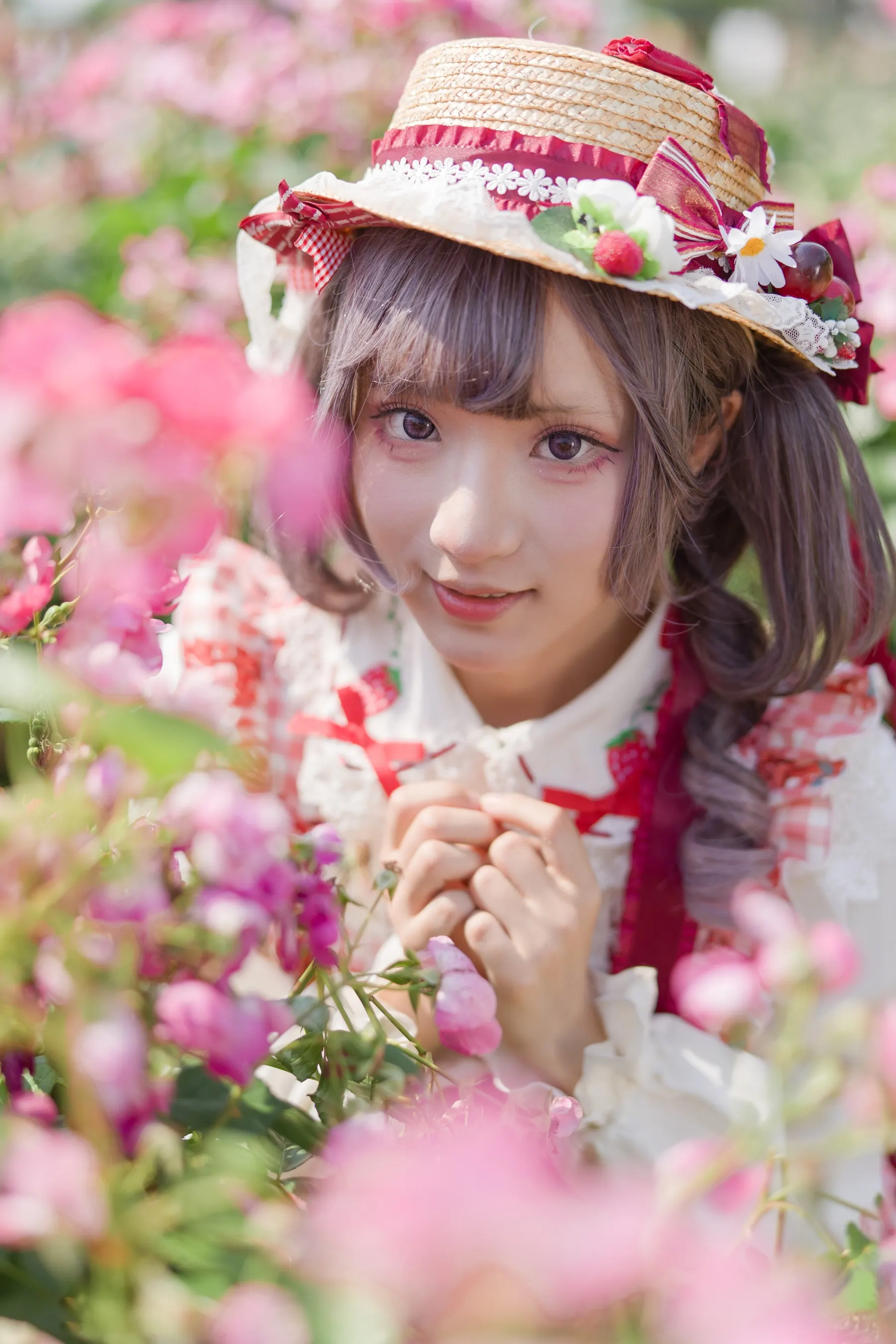 花柒Hana介绍，从蔷薇少女到星雨咲夜：深度解析——定义何为“高透明度”美学插图1