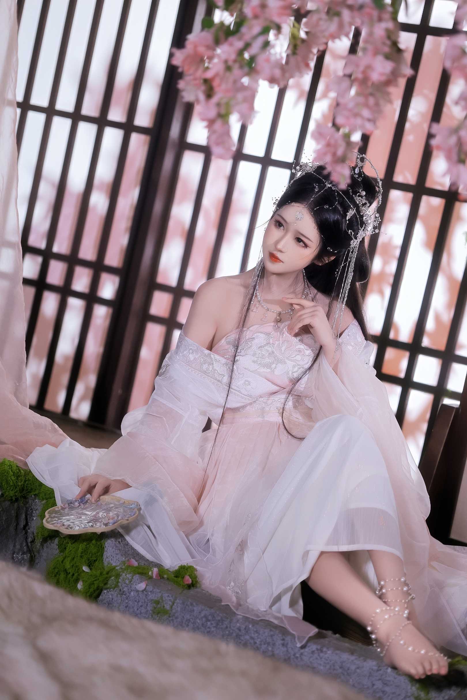 三度_69《小师姐》：粉樱花影里的仙侠古风氛围插图