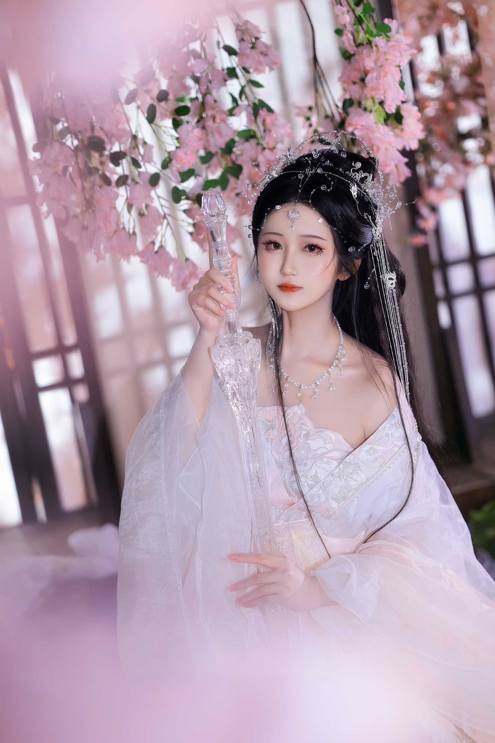 三度_69《小师姐》：粉樱花影里的仙侠古风氛围插图1