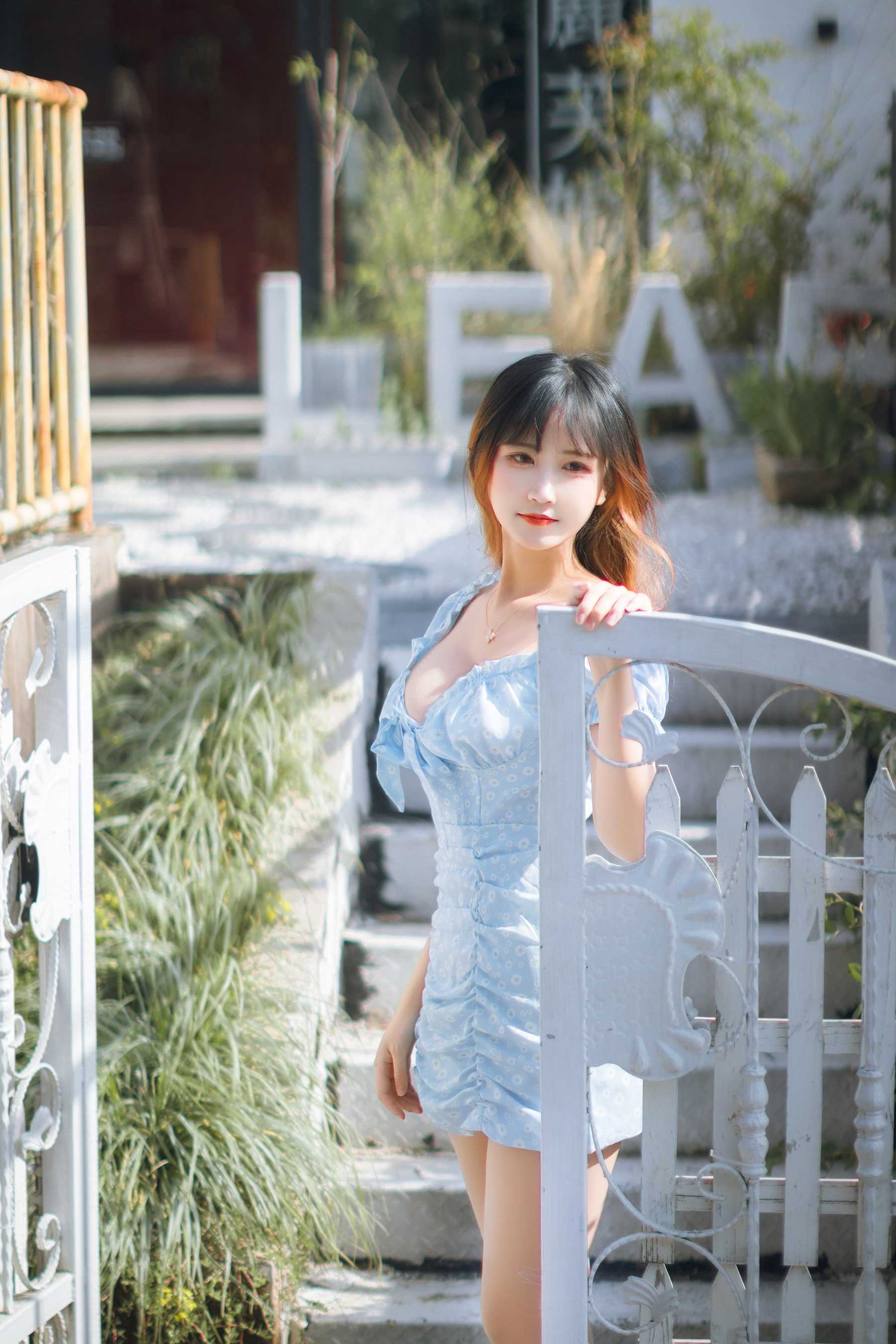 三度_69《玛修舞娘》:夏日庭院里的清新蓝裙写真插图 三度_69《玛修舞娘》:夏日庭院里的清新蓝裙写真插图