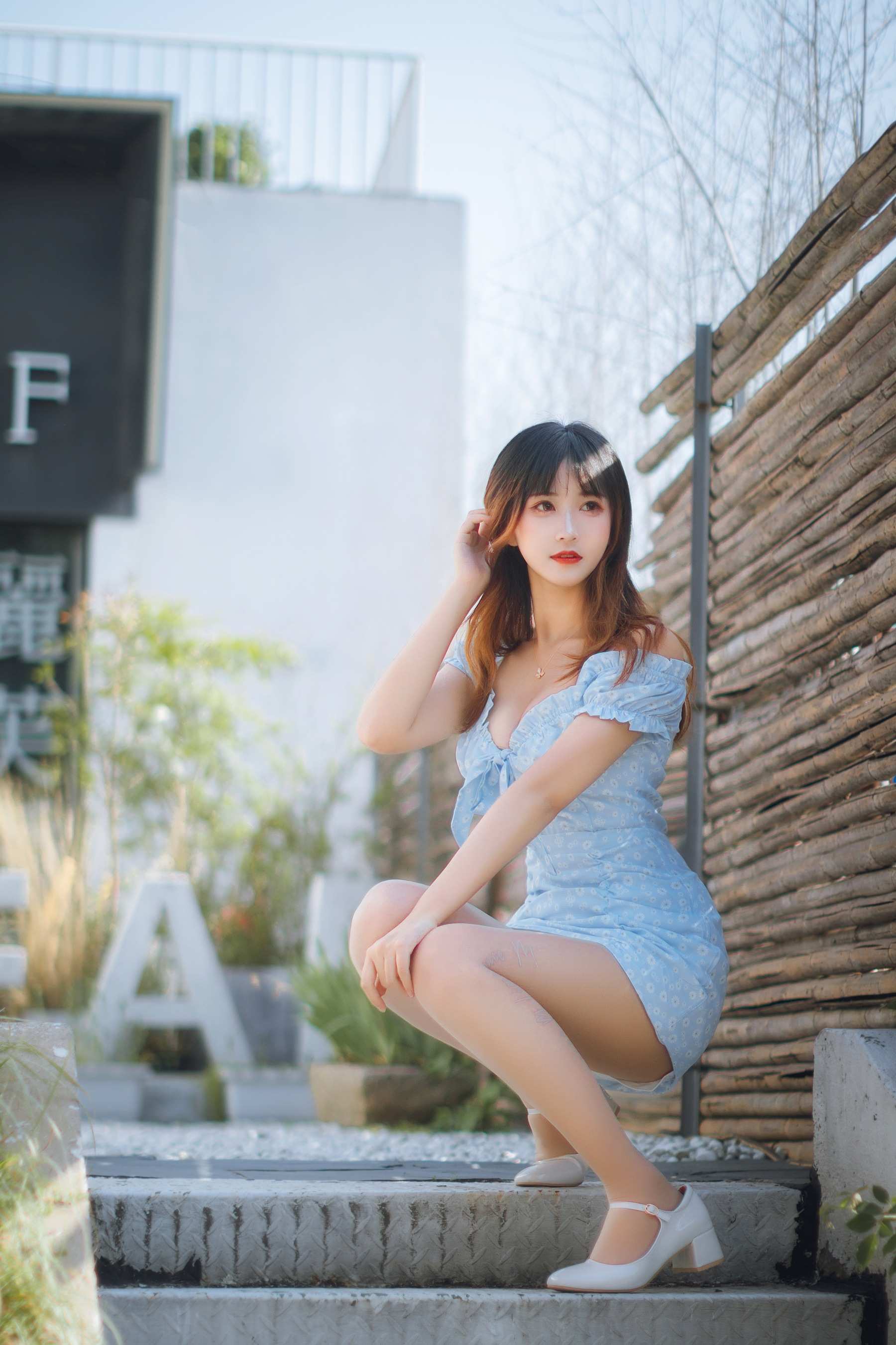 三度_69《玛修舞娘》:夏日庭院里的清新蓝裙写真插图1 三度_69《玛修舞娘》:夏日庭院里的清新蓝裙写真插图1