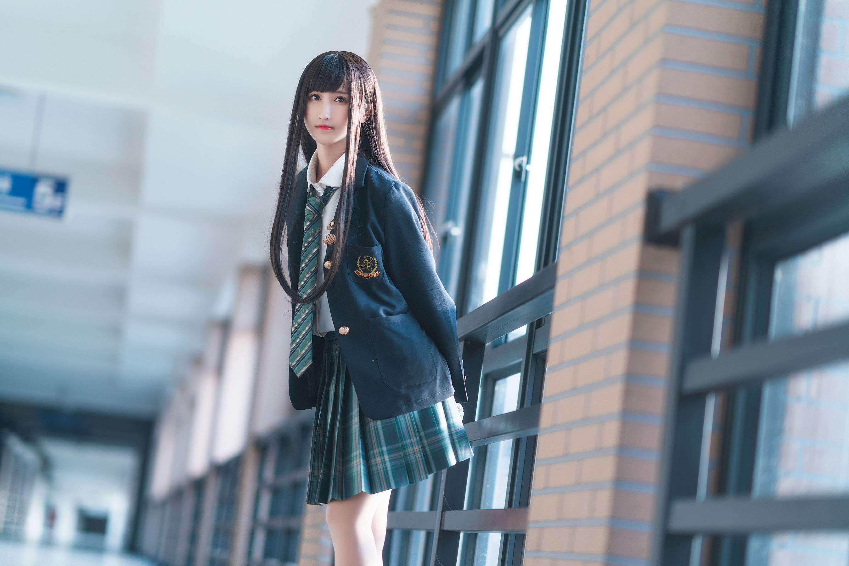 三度_69《森林来信JK》：窗边走廊里的清新制服写真插图