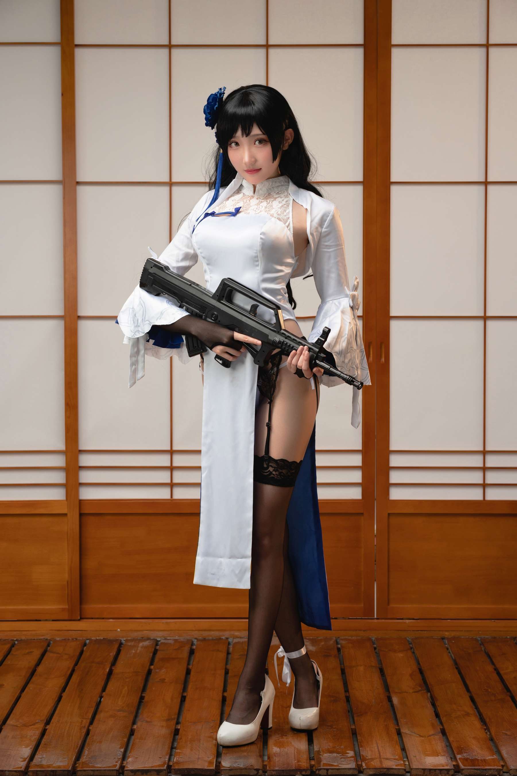 瓜希酱《少女前线 95式玉玲珑》：冷艳旗袍与枪械气息交织出的东方性感插图