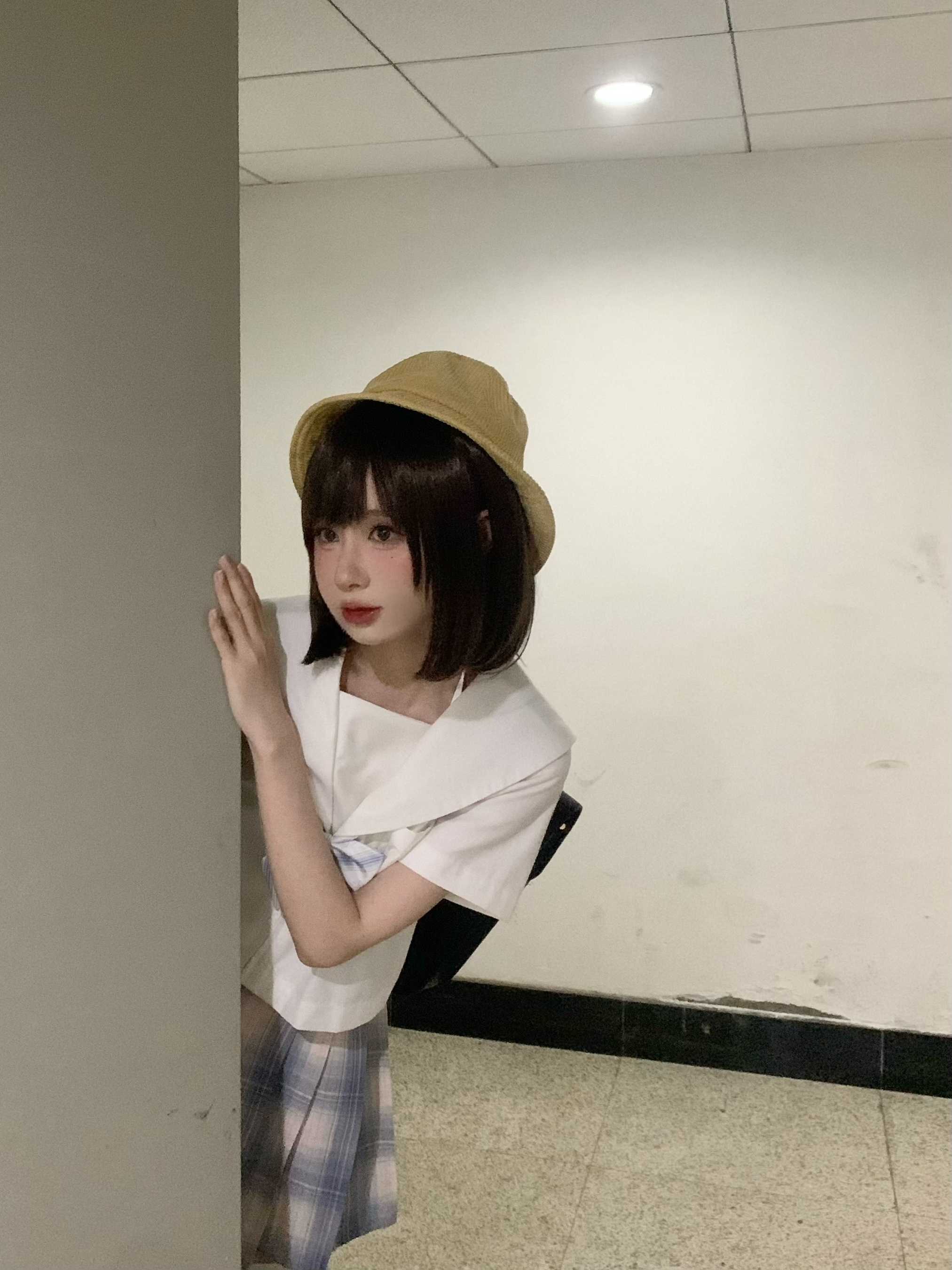 西园寺南歌《主人的任务》作品介绍：校园感与猫系氛围交织的可爱写真